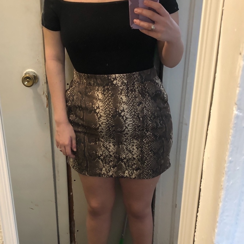 VERA MODA snakeprint mini skirt